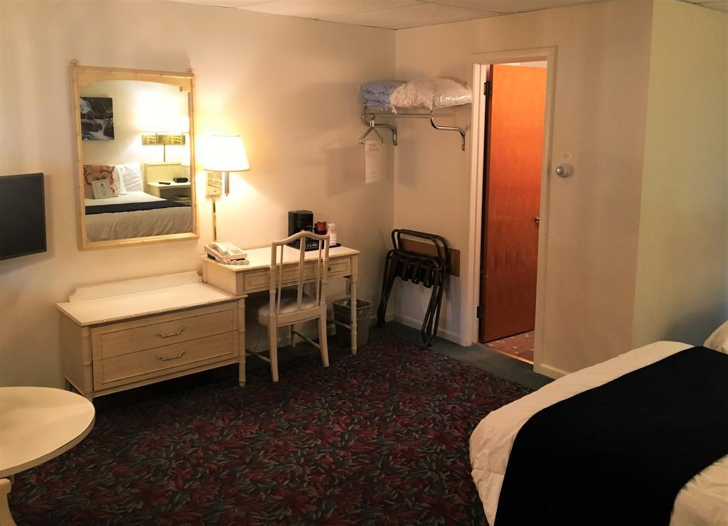 Cedar Motor Inn Marquette Eksteriør bilde