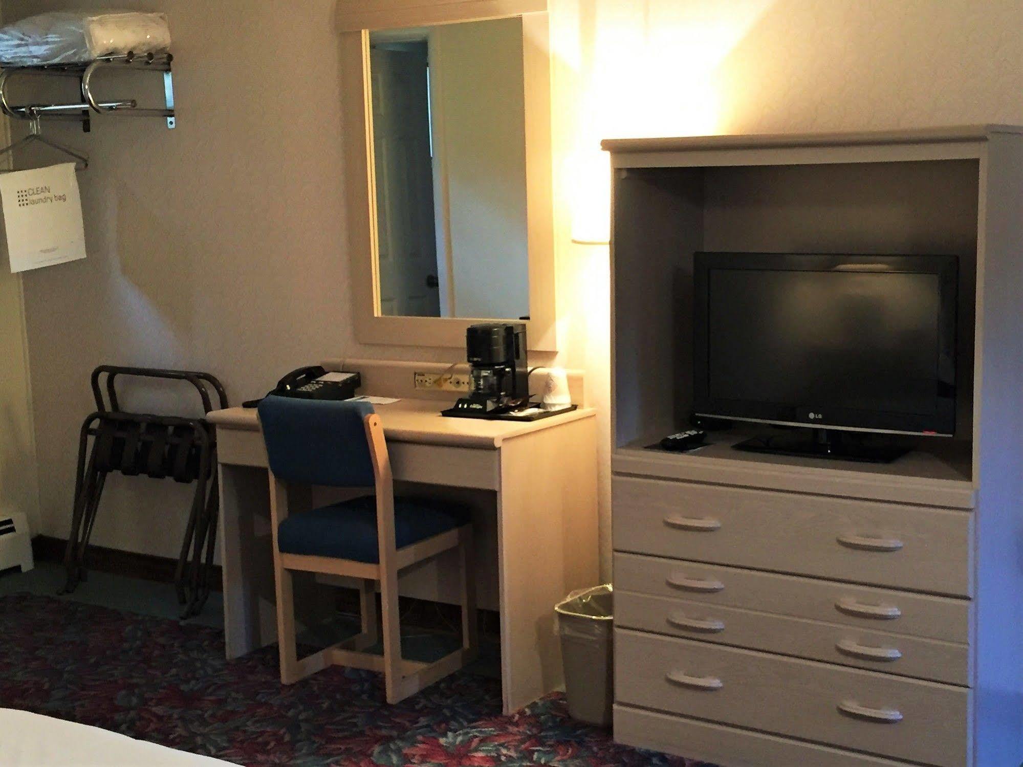 Cedar Motor Inn Marquette Eksteriør bilde