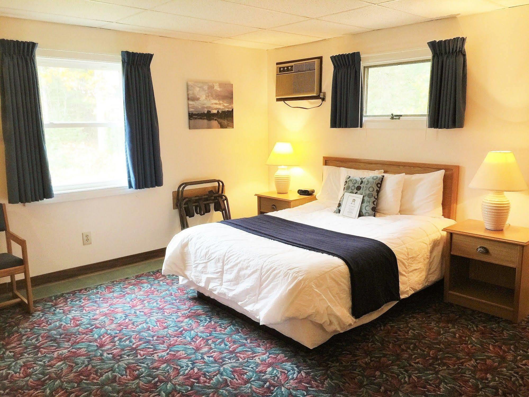 Cedar Motor Inn Marquette Eksteriør bilde