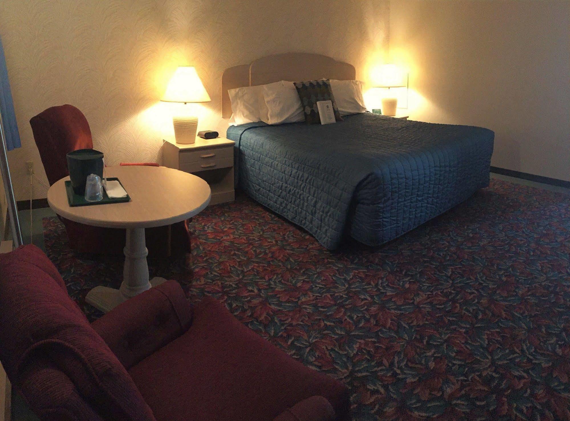 Cedar Motor Inn Marquette Eksteriør bilde