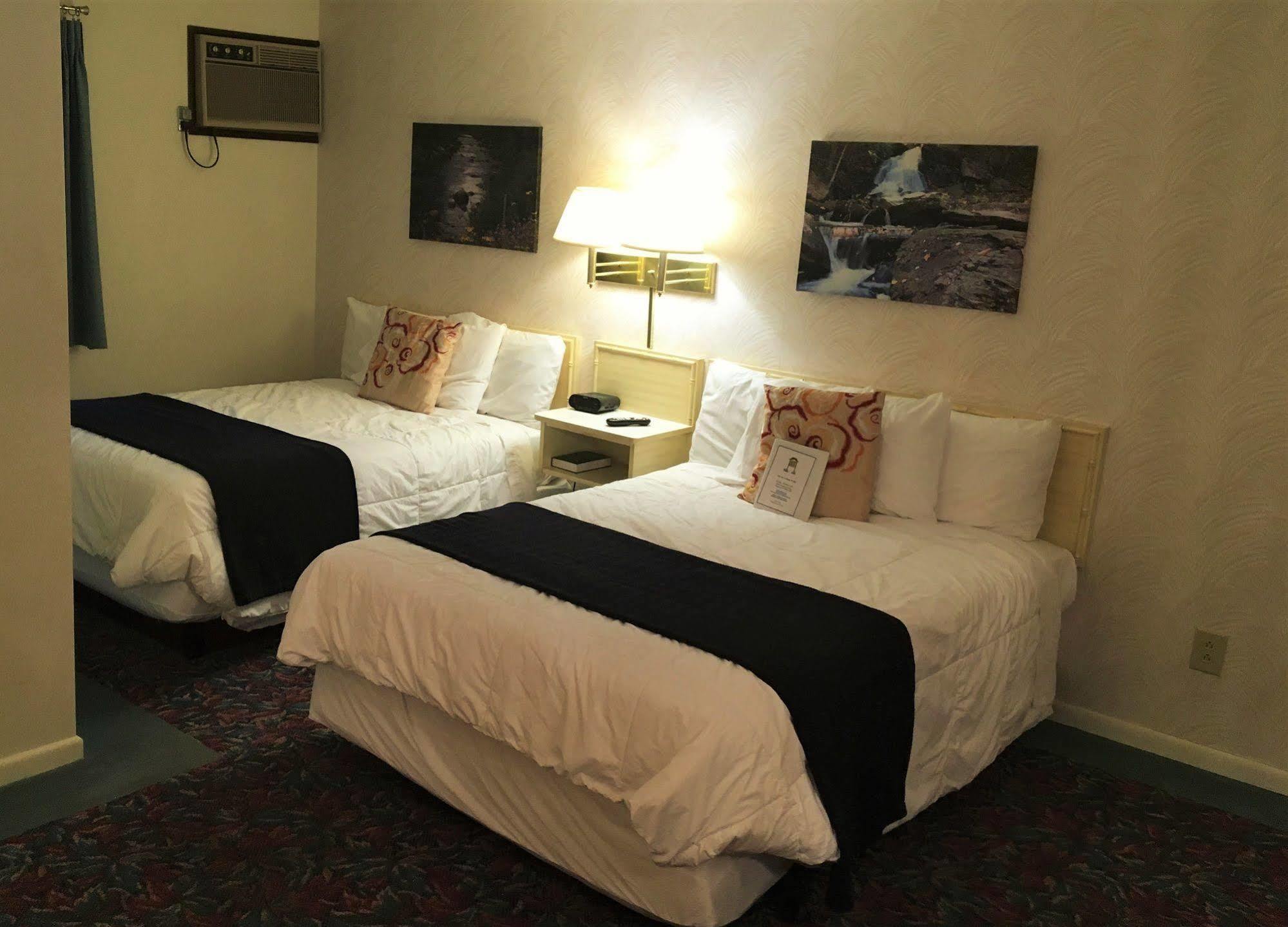 Cedar Motor Inn Marquette Eksteriør bilde