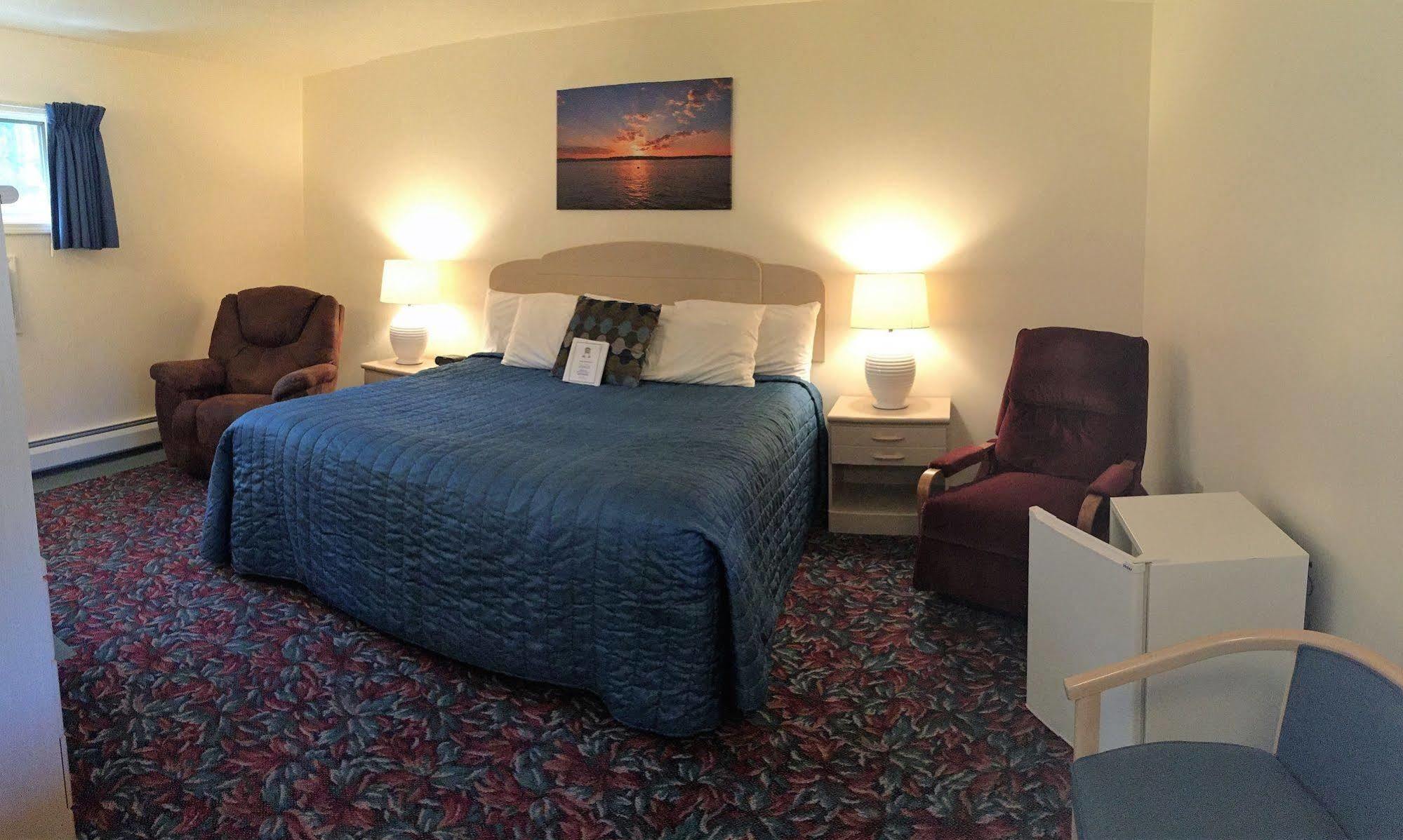 Cedar Motor Inn Marquette Eksteriør bilde