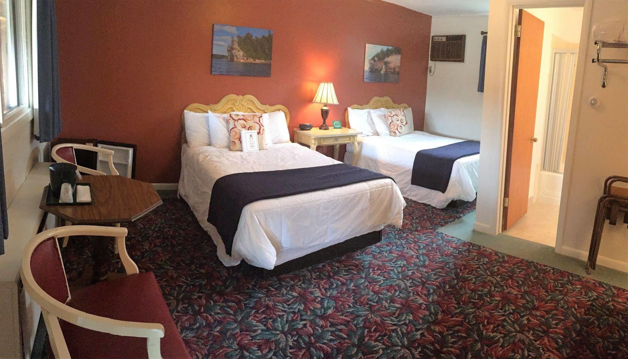 Cedar Motor Inn Marquette Eksteriør bilde