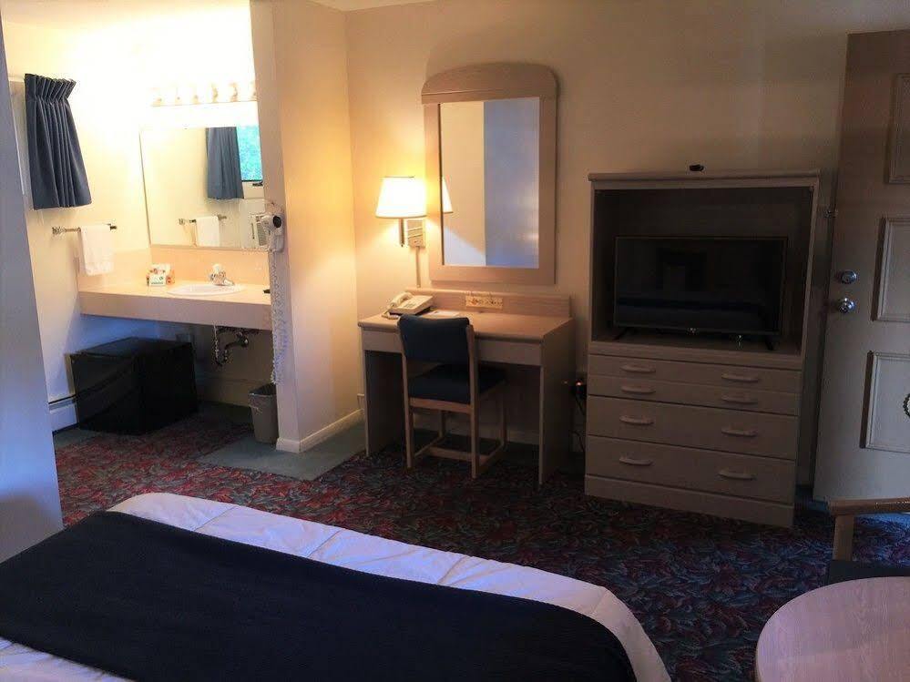 Cedar Motor Inn Marquette Eksteriør bilde