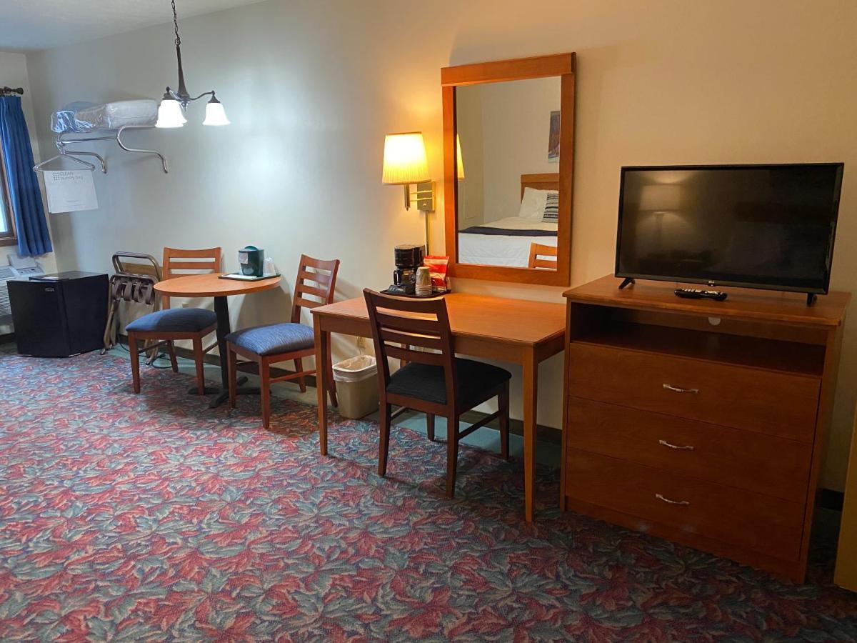 Cedar Motor Inn Marquette Eksteriør bilde